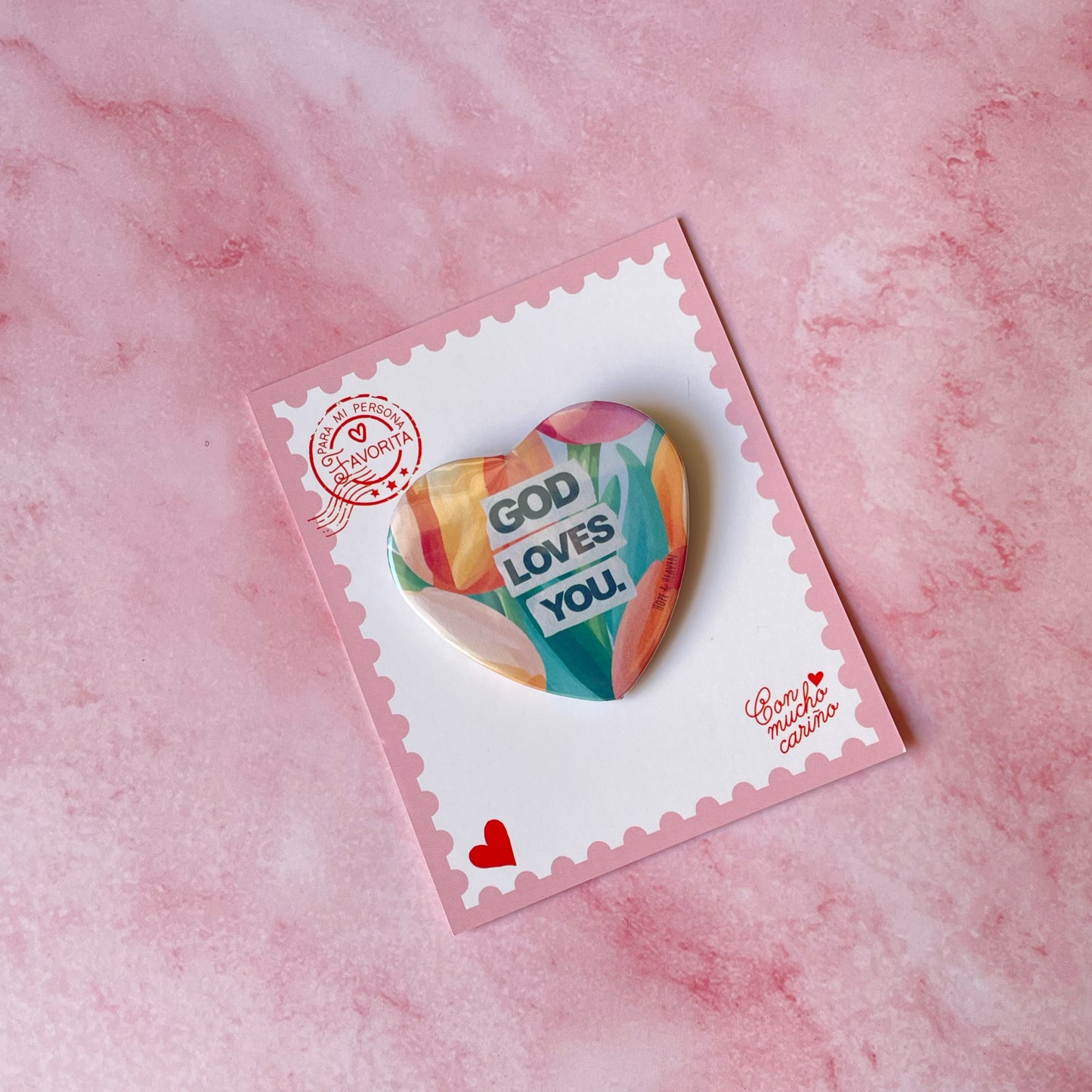 Pin Corazón God loves you
