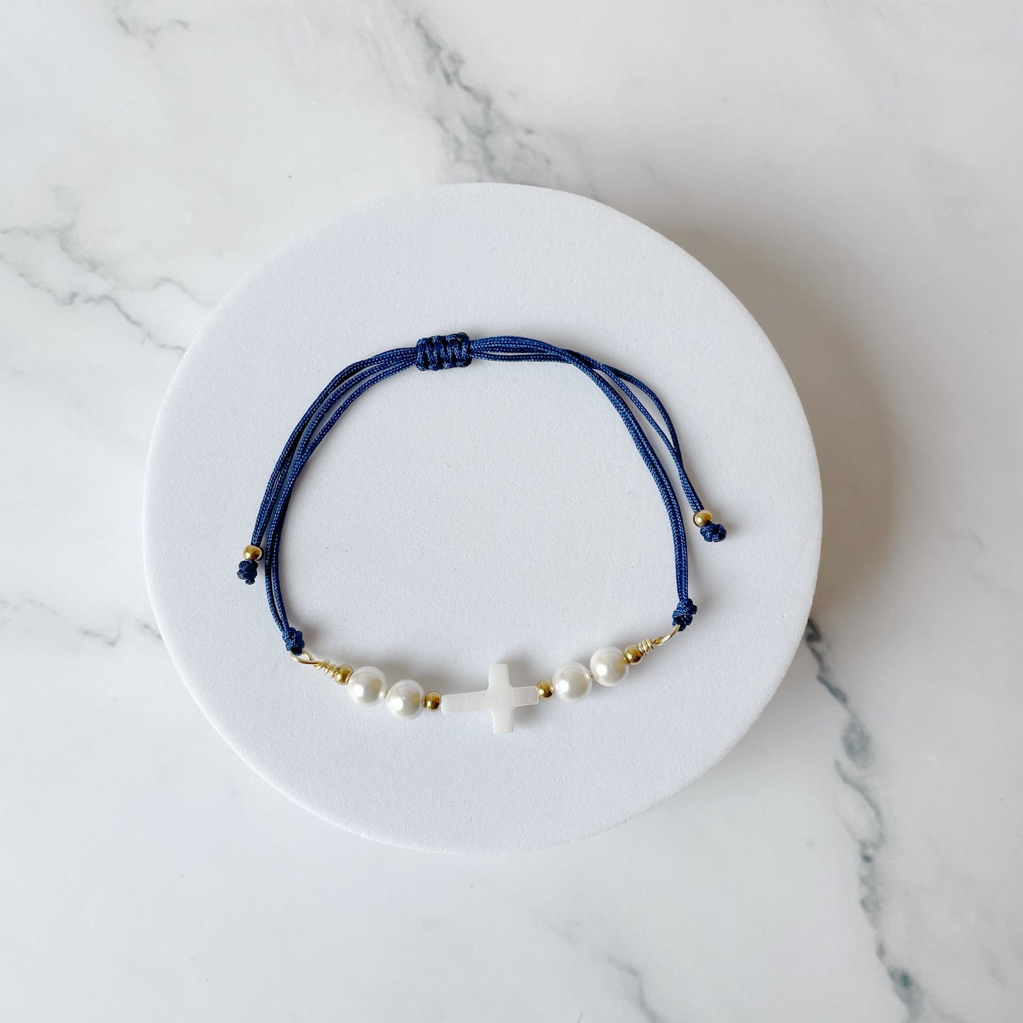 Pulsera Cruz Nácar (neutros)