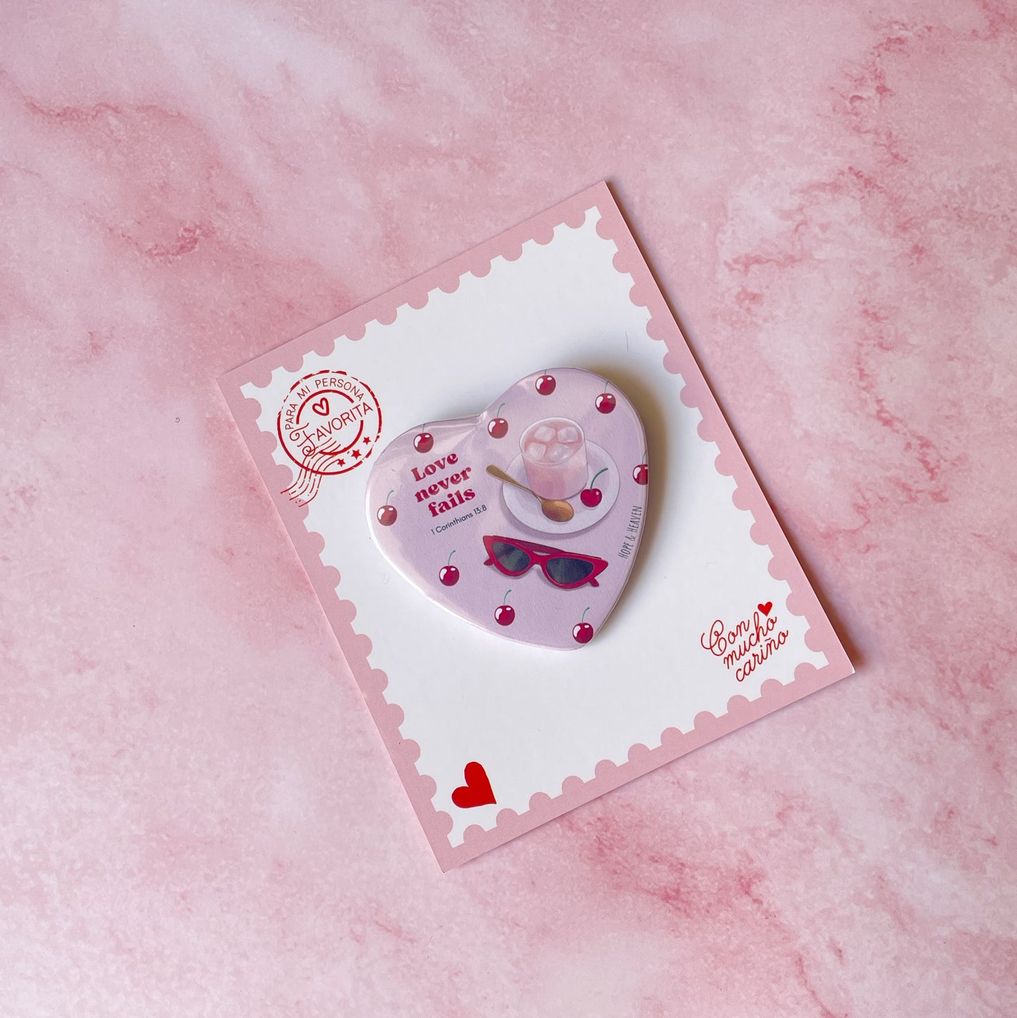 Pin Corazón Love never fails