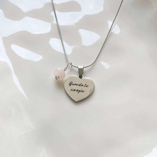 Collar Guarda tu corazón plateado